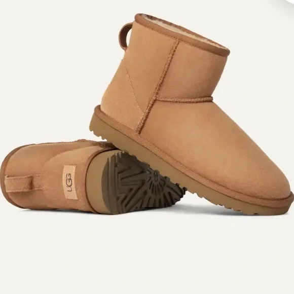 Ugg Classic Mini II - Chesnut Size 6 - Picture 1 of 4